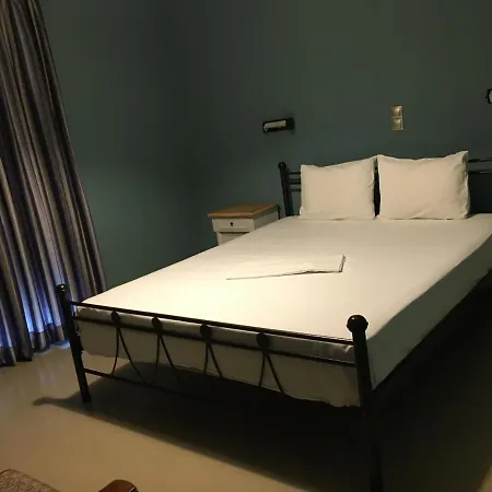 Artemis Hotel