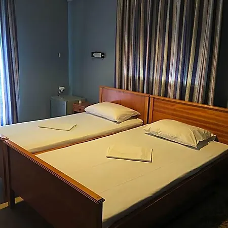 Artemis Hotel *