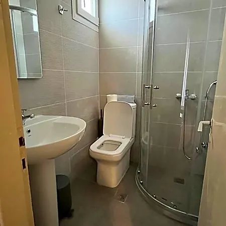 Artemis Hotel